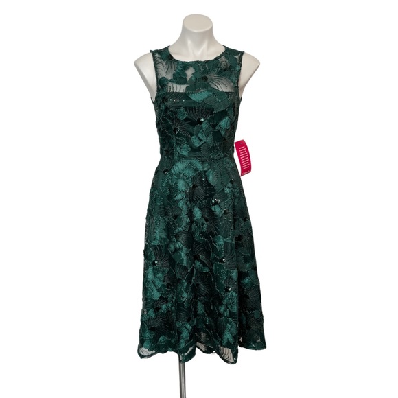 Alex Marie Dresses & Skirts - Alex Marie Emerald sleeveless sequin cocktail dress size 2 New with tags